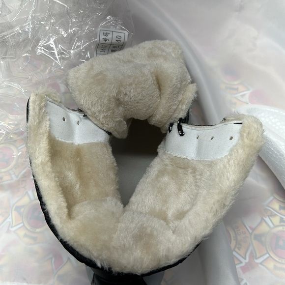 Fax Fur Lined Waterproof Lace Up Boots. Size 8. Black. NWT - Picture 7 of 10